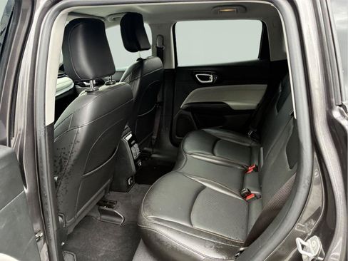 Used 2022 Jeep Compass Limited AWD/4WD image 14