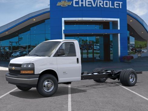 New 2026 Chevrolet Express 3500 image 26