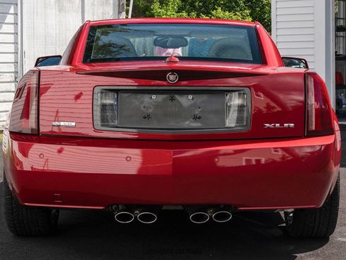 Used 2005 Cadillac XLR RWD image 17