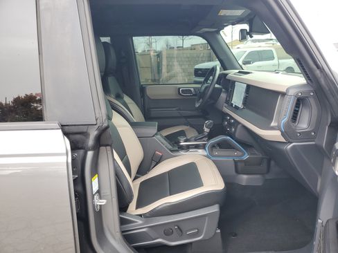 Used 2024 Ford Bronco Wildtrak image 9