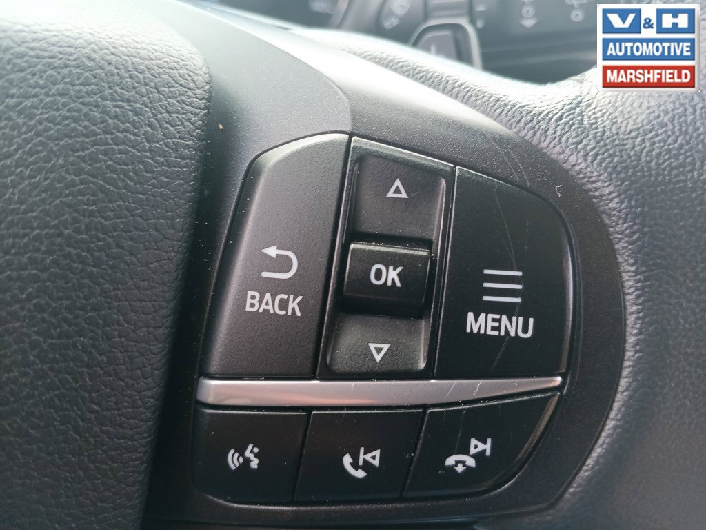 Used 2020 Ford Explorer XLT w/ Equipment Group 202A AWD/4WD image 5