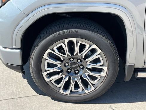 Used 2025 GMC Sierra 1500 Denali Ultimate AWD/4WD image 11