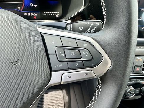 New 2024 Volkswagen Taos SE image 28