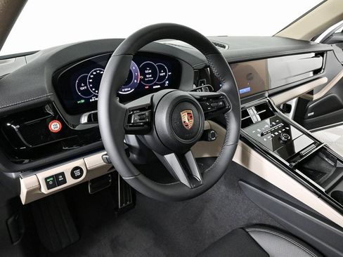 New 2025 Porsche Panamera 4 image 4