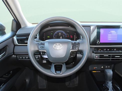 Used 2025 Toyota Camry LE image 20