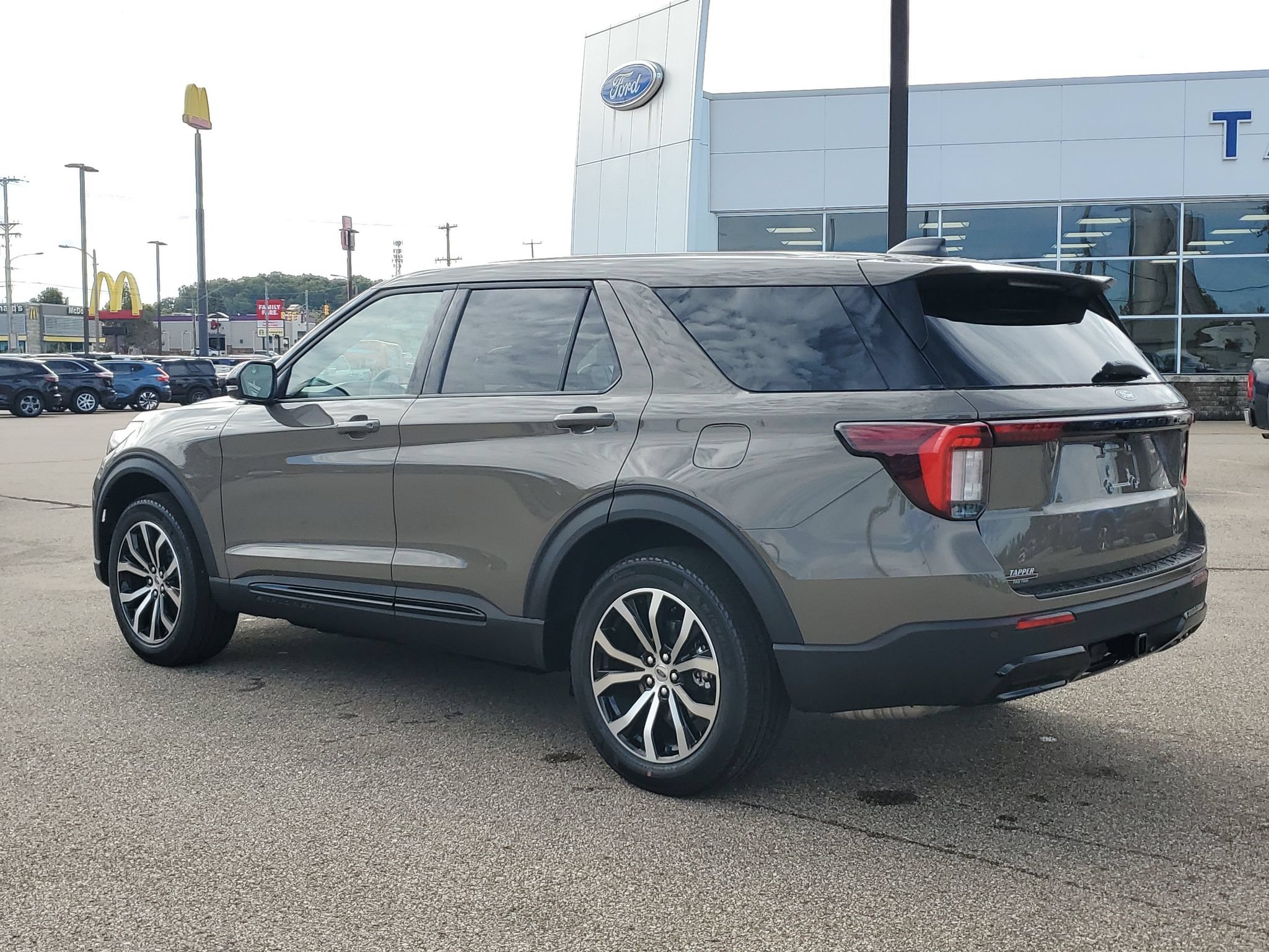 New 2027 Ford Explorer ST-Line AWD/4WD image 5