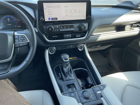 Certified 2025 Toyota Grand Highlander AWD image 26