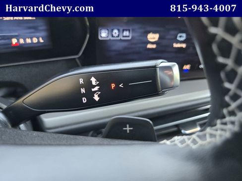 Used 2025 Chevrolet Traverse LT AWD/4WD image 19