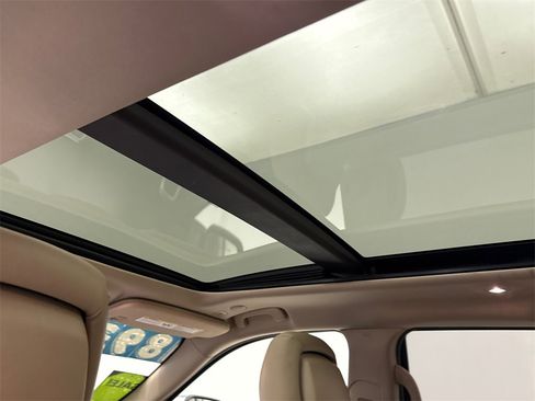 Used 2018 Jeep Grand Cherokee Limited w/ Luxury Group II image 15