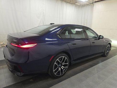Used 2023 BMW 760i xDrive w/ Luxury Rear Seating Package AWD/4WD image 6