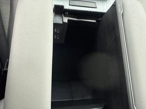 Used 2026 Toyota Sienna LE FWD image 29