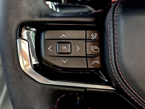 Used 2025 Jeep Wagoneer S Limited image 23