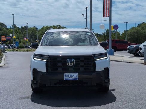 New 2026 Honda Pilot Sport image 10