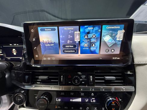 New 2026 Nissan Pathfinder SL image 28