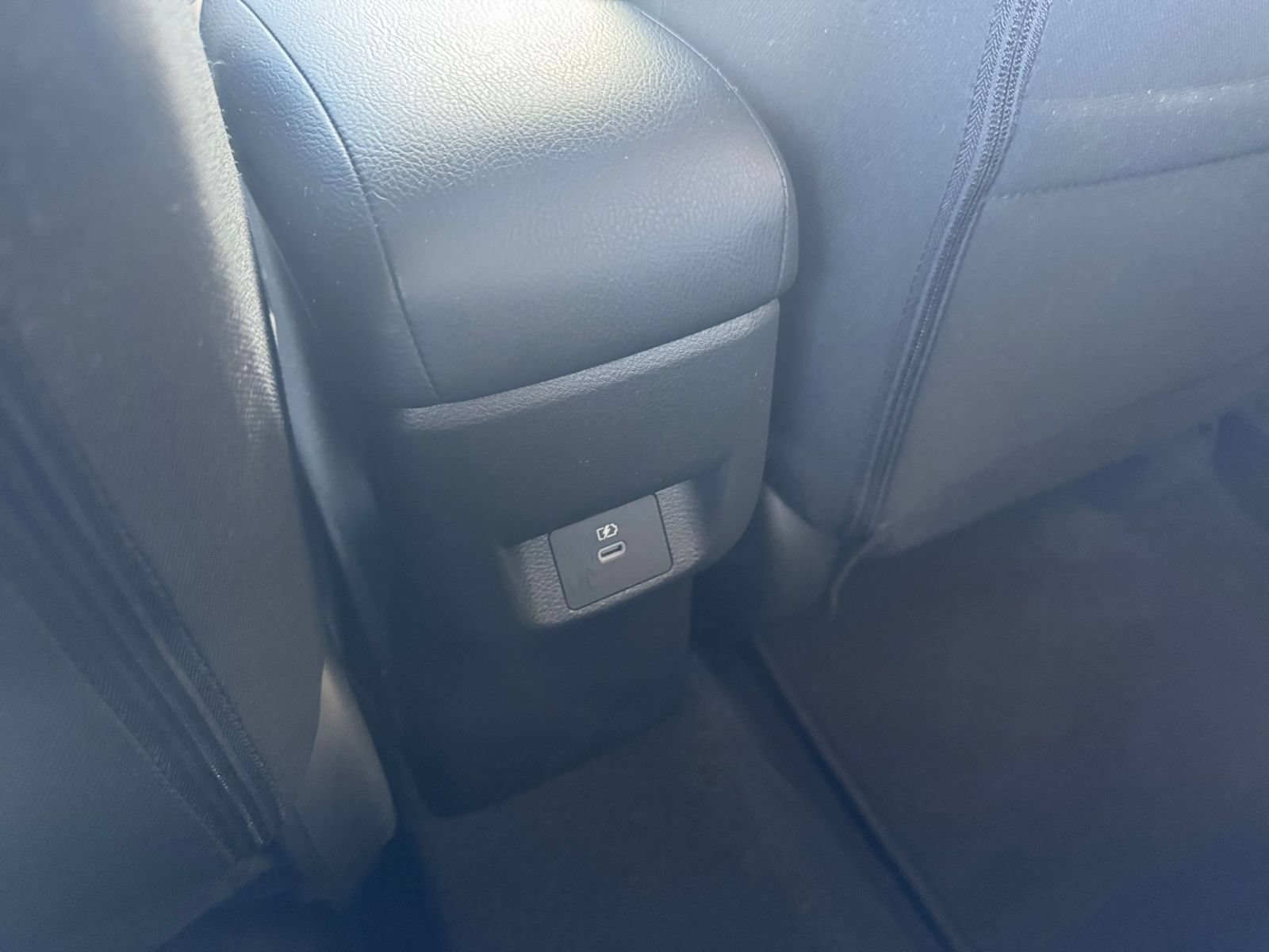 Used 2025 Nissan Versa SV FWD image 21