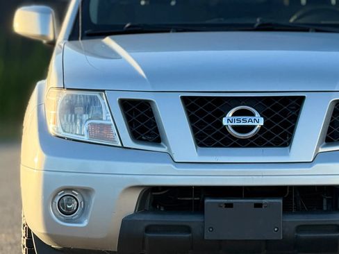 Used 2010 Nissan Frontier PRO-4X AWD/4WD image 11