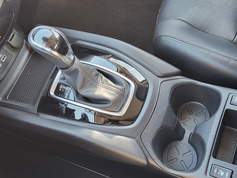 Used 2022 Nissan Rogue Sport SV image 19