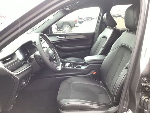 New 2025 Jeep Grand Cherokee L Laredo w/ Trailer Tow Package image 12