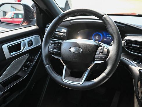Certified 2022 Ford Explorer Platinum w/ Equipment Group 601A AWD/4WD image 32