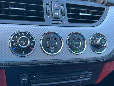 Used 2011 BMW Z4 sDrive35i image 25