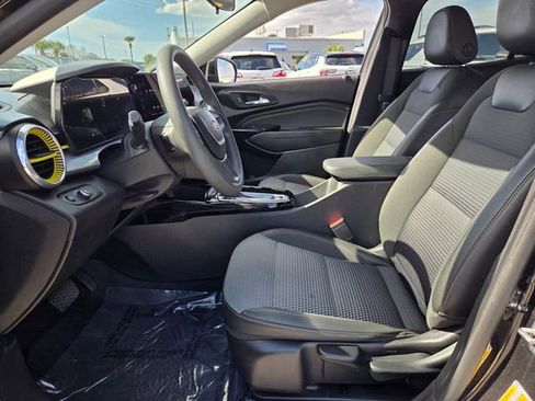 Used 2024 Chevrolet Trax LT image 14