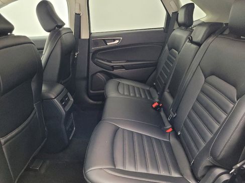 Used 2024 Ford Edge SEL image 18