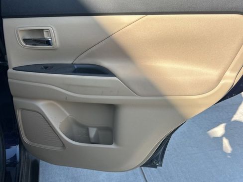 Used 2014 Mitsubishi Outlander SE image 13