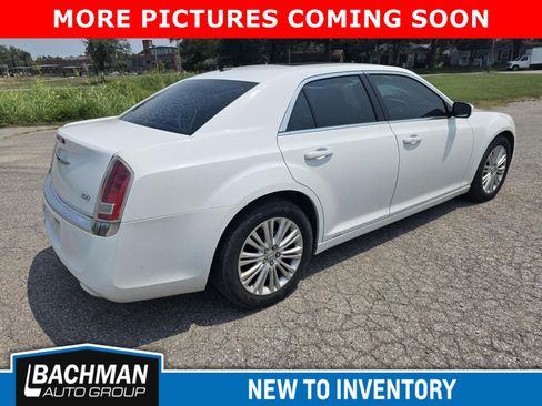 Used 2013 Chrysler 300 AWD w/ Driver Convenience Group image 5
