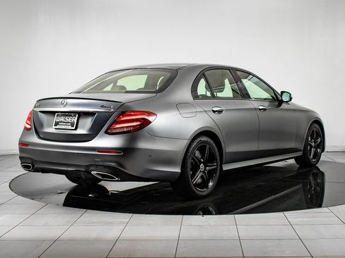 Used 2018 Mercedes-Benz E 400 4MATIC Sedan w/ Premium 1 Package image 7