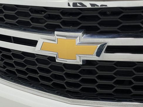 Used 2018 Chevrolet Suburban LT image 42