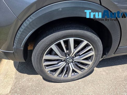 Used 2021 Nissan Kicks SV FWD image 4