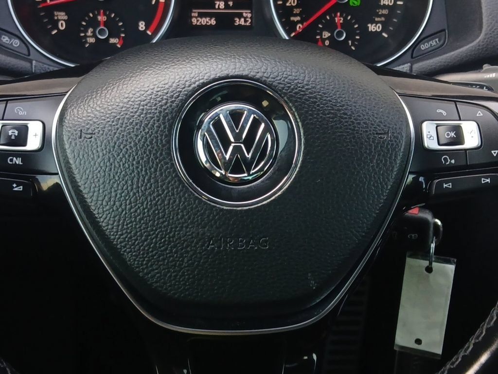 Used 2018 Volkswagen Passat 2.0T R-Line w/ R-Line Lighting Package FWD image 5
