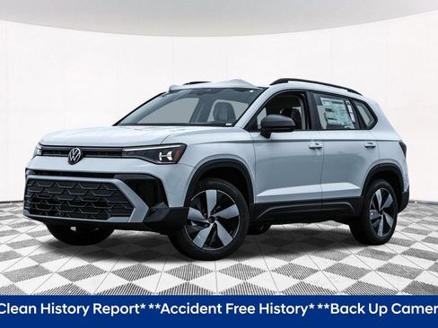 Used 2026 Volkswagen Taos S AWD/4WD image 2