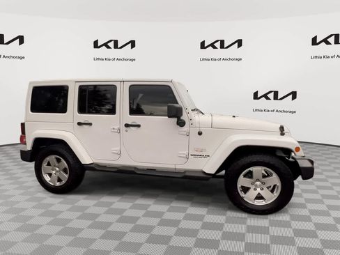 Used 2012 Jeep Wrangler Unlimited Sahara AWD/4WD image 2