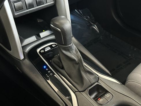 Used 2025 Toyota Corolla Cross AWD Hybrid w/ Moonroof Package image 19