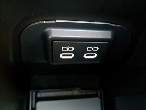 Used 2024 Toyota RAV4 Limited image 23