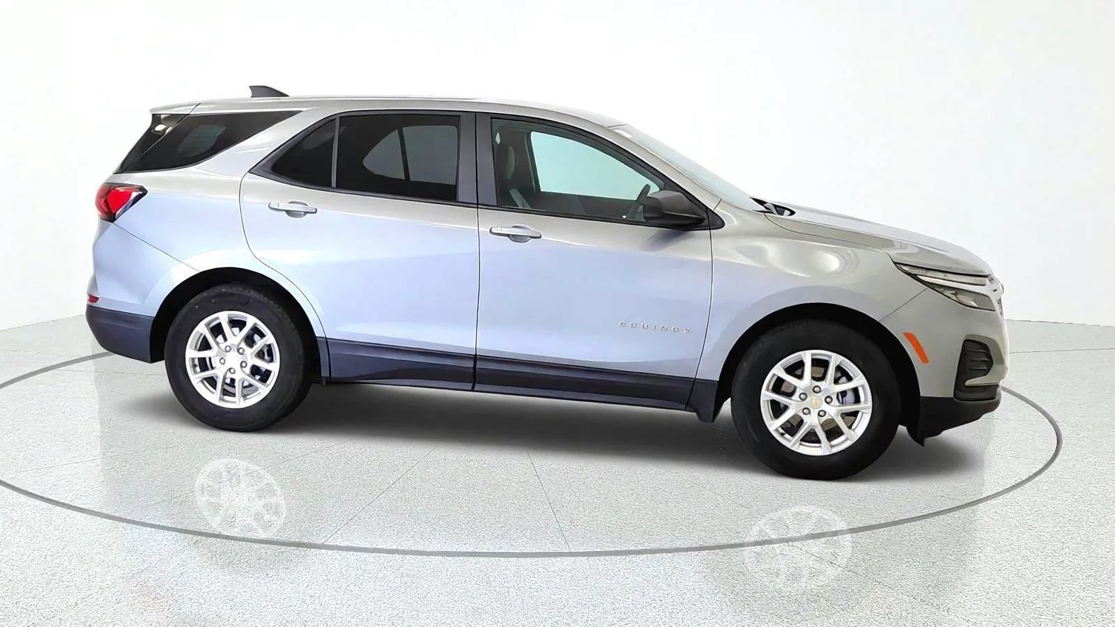 Used 2024 Chevrolet Equinox LS w/ LS Convenience Package FWD image 10