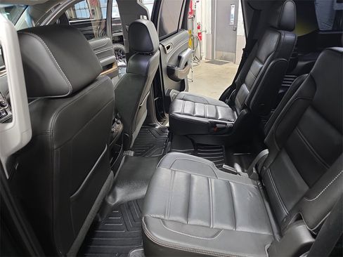 Certified 2019 GMC Yukon Denali w/ Open Road Package image 15