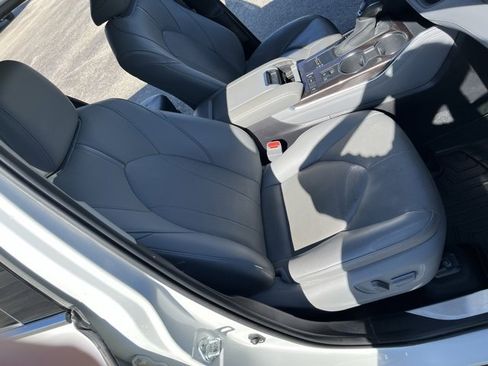 Used 2021 Toyota Highlander Limited image 18