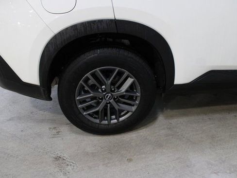 Used 2023 Nissan Rogue S image 10