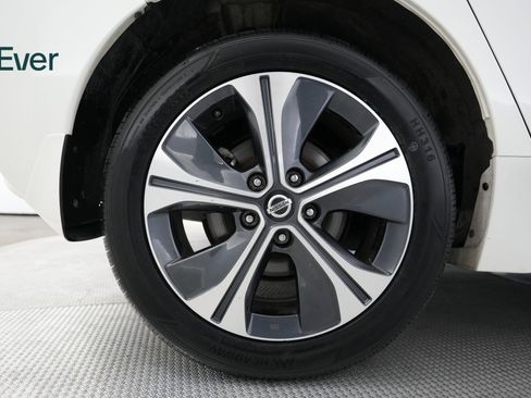 Used 2020 Nissan Leaf SV Plus image 17