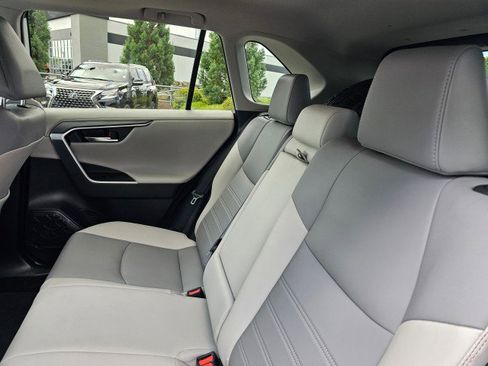 Used 2020 Toyota RAV4 Limited image 21