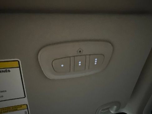 Used 2017 Jeep Cherokee Overland w/ Technology Group AWD/4WD image 15