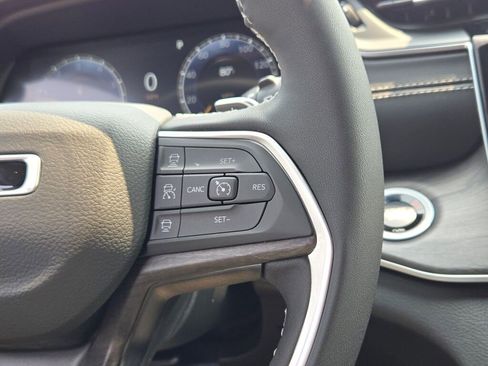 New 2025 Jeep Grand Cherokee Limited image 34