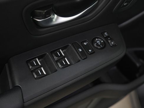 Used 2025 Honda Pilot Black Edition image 22