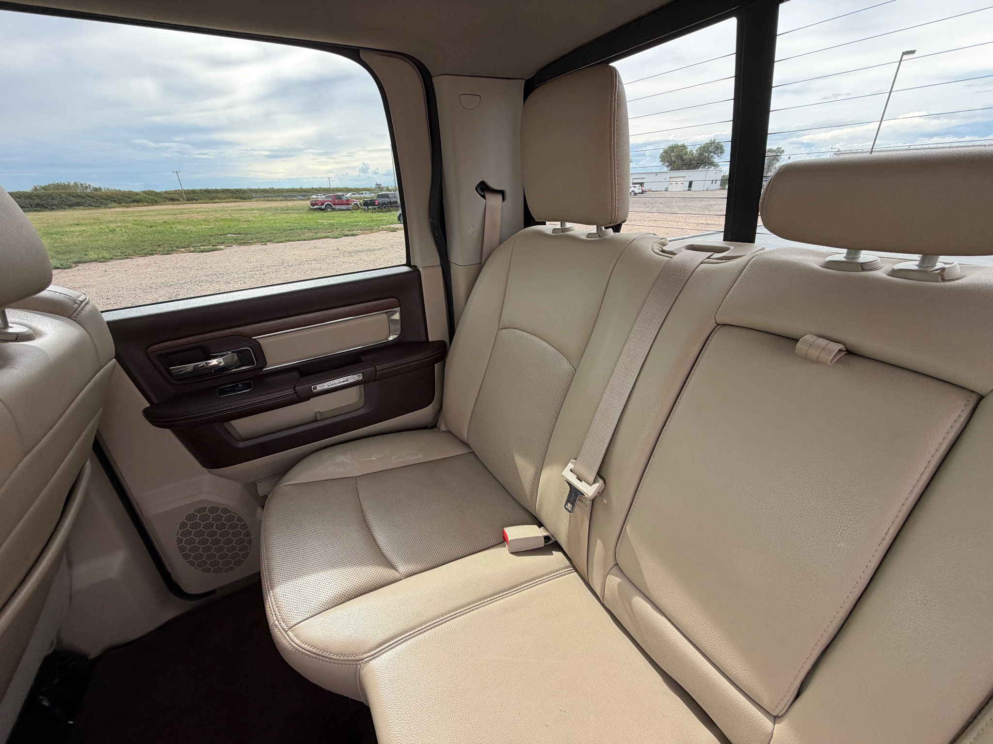Used 2016 RAM 1500 Laramie w/ Convenience Group AWD/4WD image 15