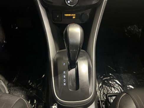 Used 2021 Chevrolet Trax LT w/ Sport Edition FWD image 18