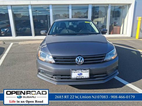 Used 2016 Volkswagen Jetta SEL image 2