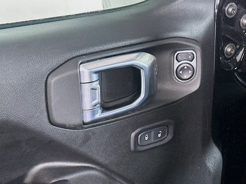 Used 2023 Jeep Wrangler Unlimited w/ Convenience Group image 15