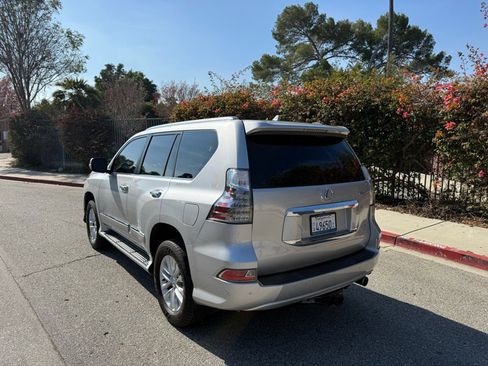 Used 2014 Lexus GX 460 Sport Utility w/ Premium Package image 3